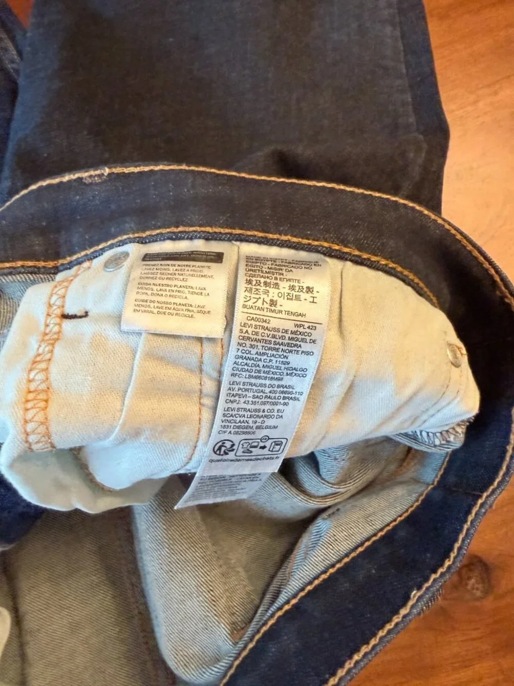 Levis midrise straight